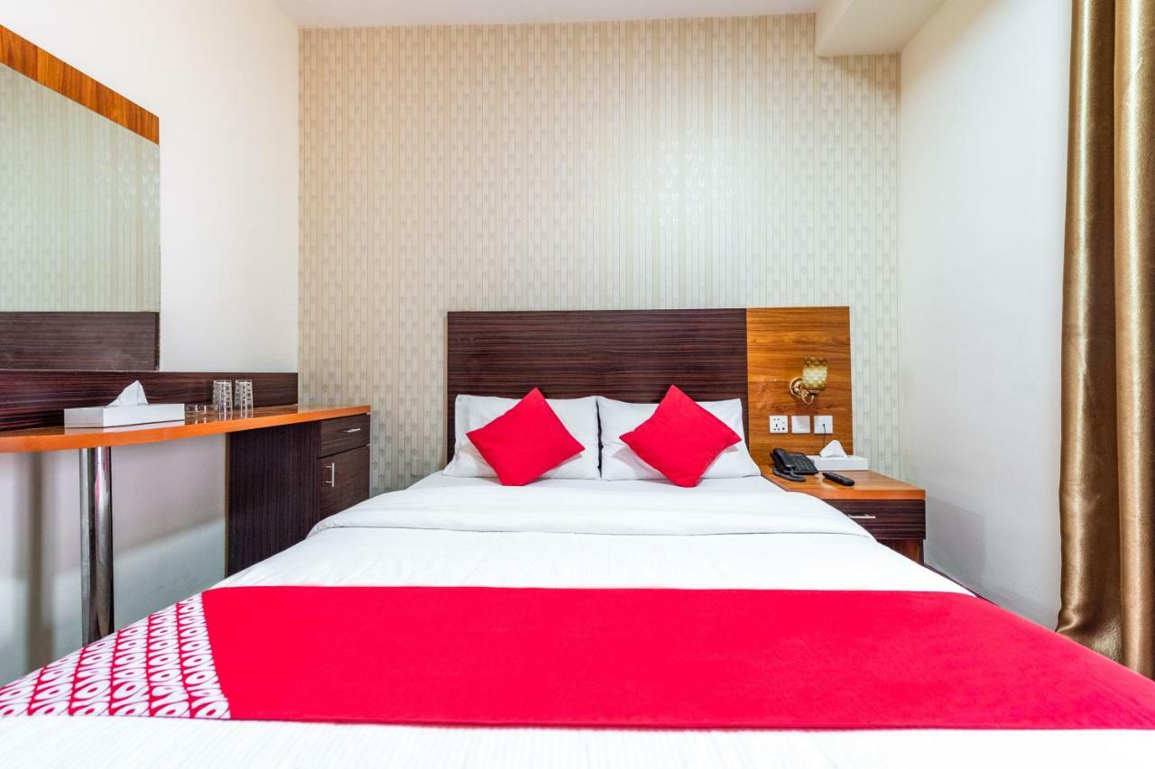 Central Paris Hotel, Baniyas Square Дубай Экстерьер фото