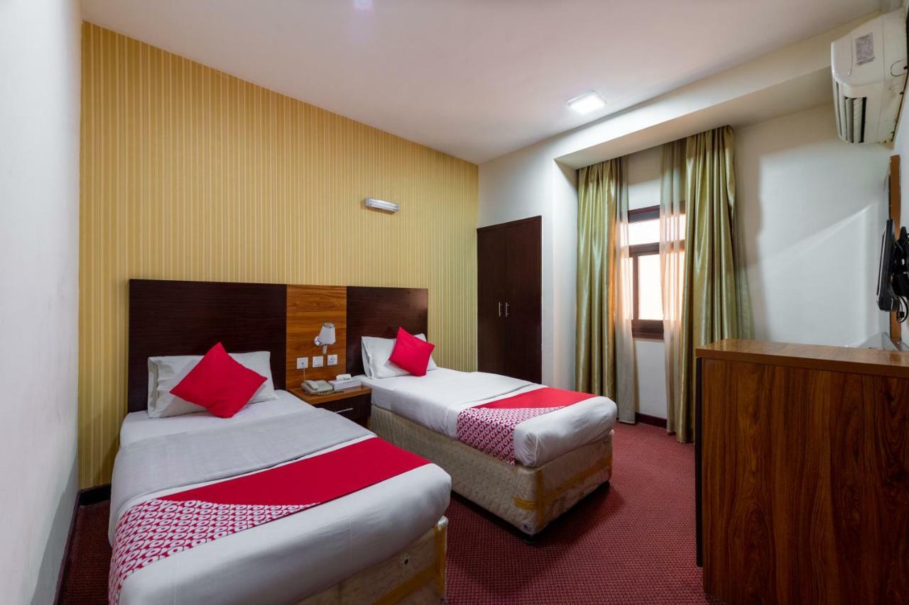 Central Paris Hotel, Baniyas Square Дубай Экстерьер фото